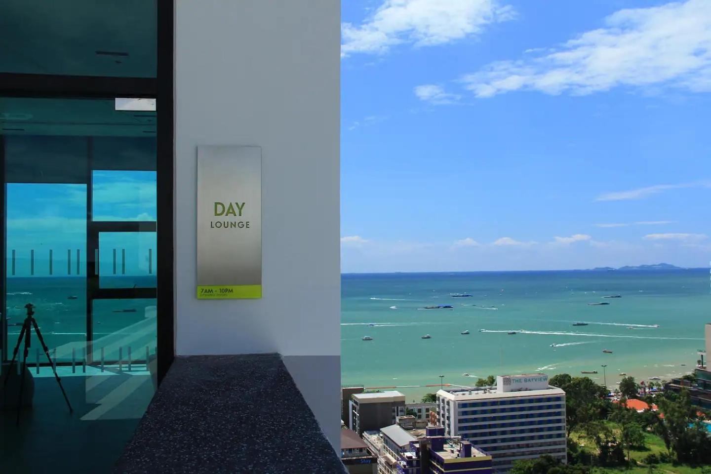 2 Bed Room, Large Living Room @ Central Pattaya Ngoại thất bức ảnh